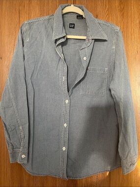 GAP women's Light Blue Micro-Check Casual Button-Down Shirt